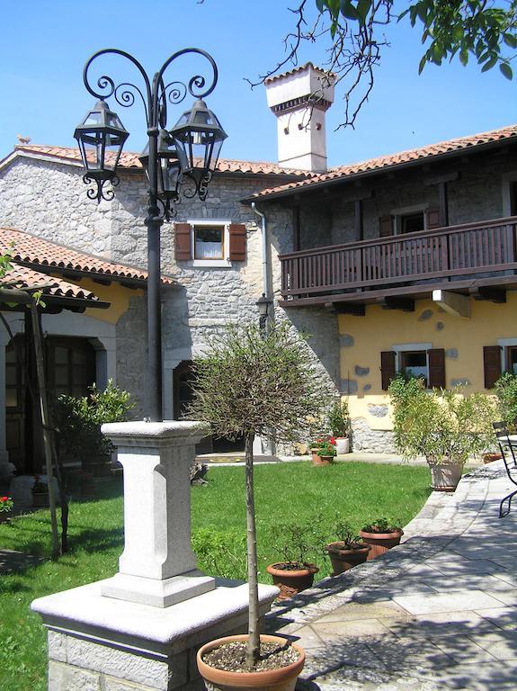 Guesthouse Domacija Sajna Сезана Экстерьер фото